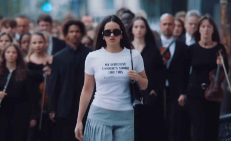 Descobreix l'exclusiva samarreta de Rosalía 'made in Catalunya' que triomfa a 'Berghain'