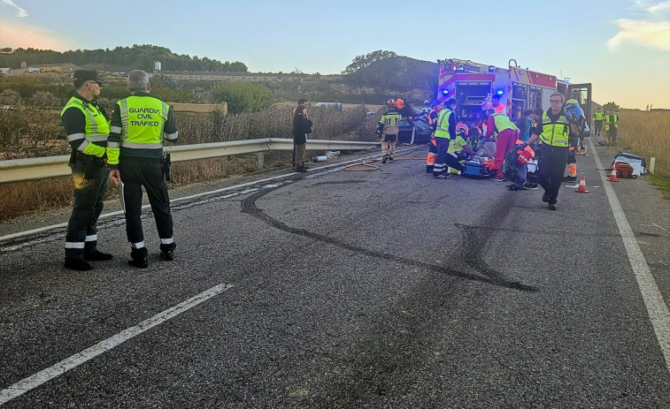 Un veí de Lleida ferit greu després de xocar el seu vehicle amb un camió a Osca