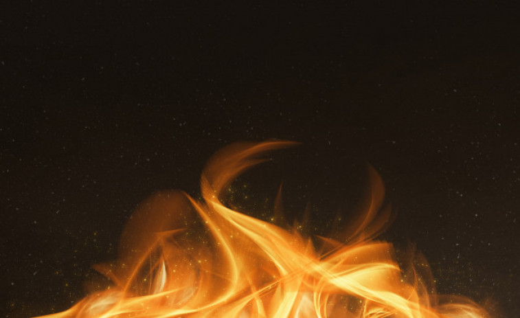 VÍDEO | Helicòpter turístic s'estavella contra una casa a Rússia