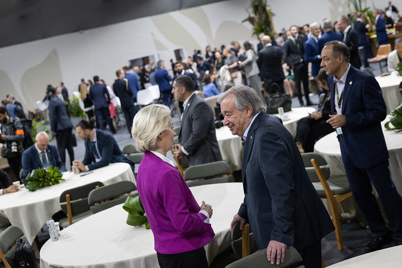 54906421273 4f0b137fe2 c