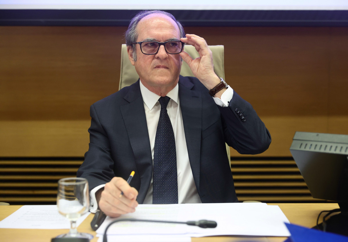 El Defensor del Pueblo, Ángel Gabilondo, a su llegada a una Comisión Mixta de Relaciones con el Defensor del Pueblo, en el Congreso de los Diputados, a 10 de mayo de 2022, en Madrid (España). Duran