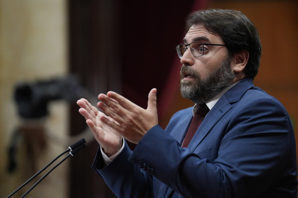 Archivo - El presidente del grupo del PSC-Units en el Parlament, Ferran Pedret,