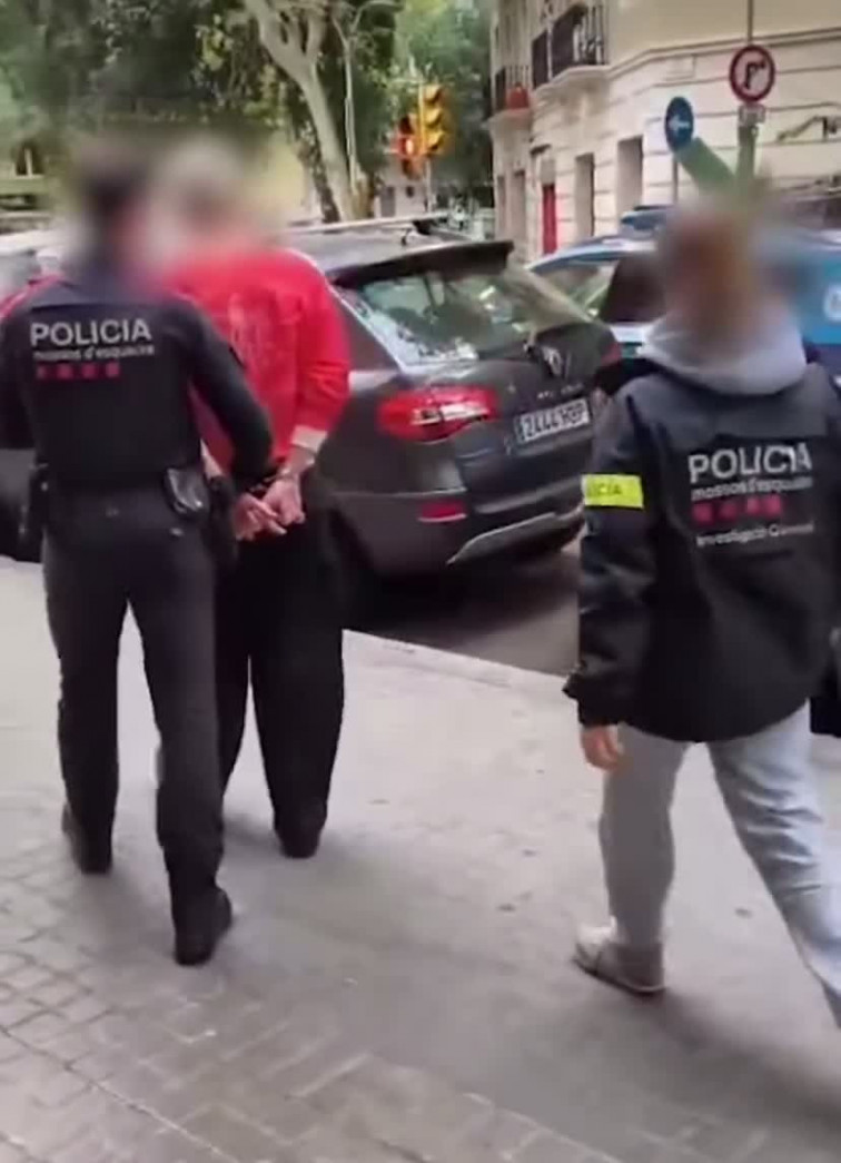 VÍDEO | Adéu, chemsex ! Els Mossos desmantellen una xarxa de distribució de drogues a l'Eixample