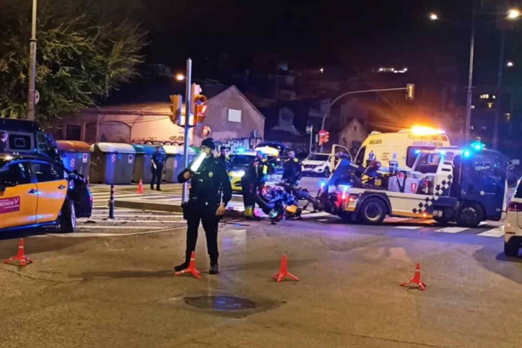 Dol a L'Hospitalet de Llobregat: concentració  per la mort d'una veïna