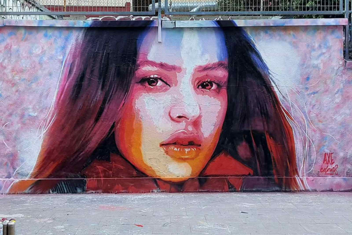Mural de Rosalía en el barrio de Gracia de Barcelona   axe colours en INSTAGRAM