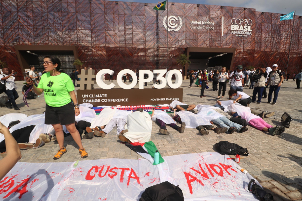 EuropaPress 7094971 november 10 2025 belem brazil environment activsits hold protest at the