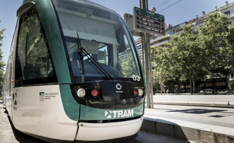 Els treballadors del Tram desconvoquen les vagues de novembre en desbloquejar la negociació laboral
