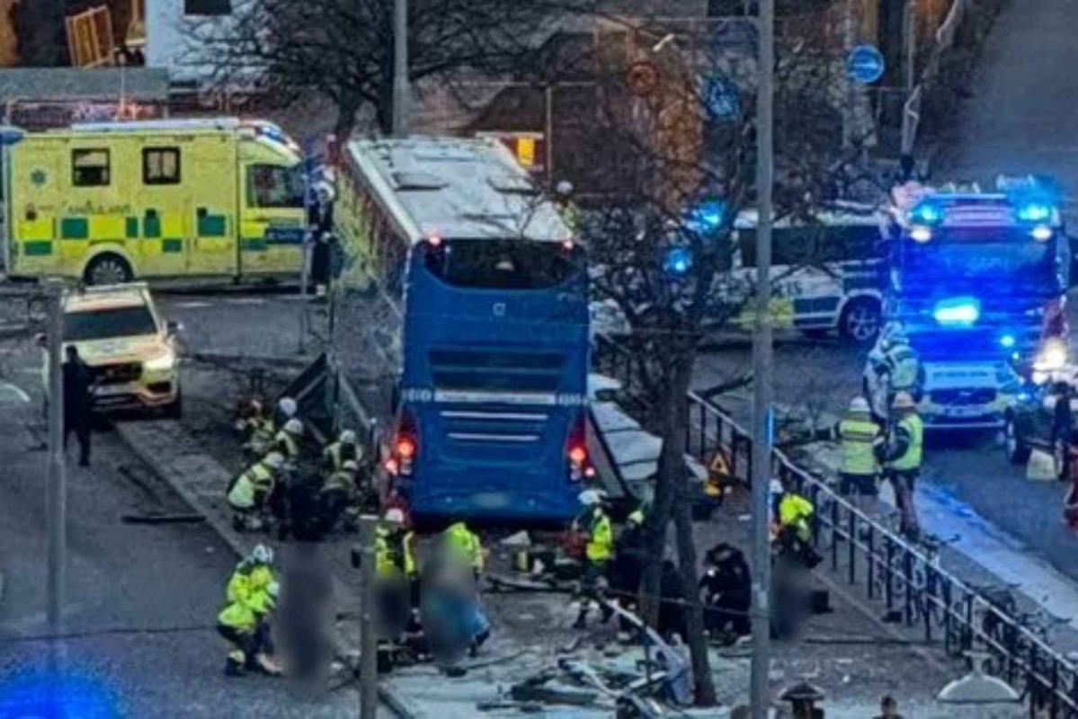 Autobús accidentado en Estocolmo   Open Source Intel en X