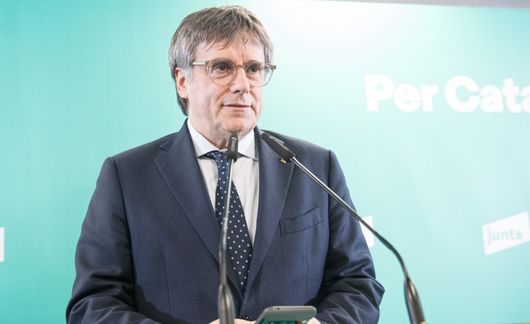 Carles Puigdemont veu el franquisme vigent en les institucions d'Espanya i no es creu la transició