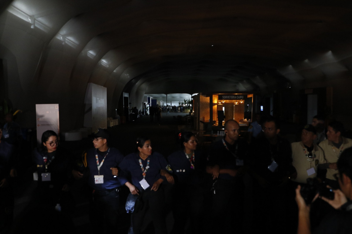 EuropaPress 7114274 20 november 2025 brazil belem security forces block access to the venue of