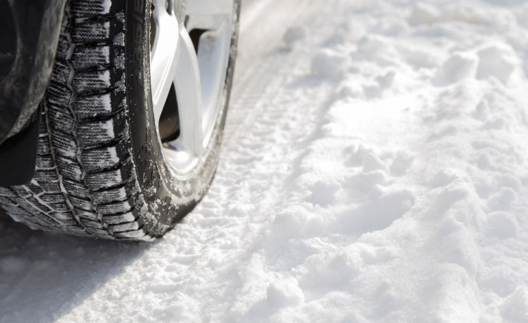 Alerta de nevades en les carreteres de Catalunya: cadenes obligatòries i restriccions per a vehicles grans
