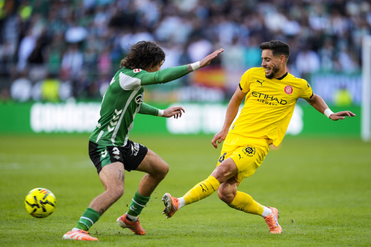 Betis i Girona empaten 1-1 en un xoc marcat pel retorn d'Isco i la lluita per Europa