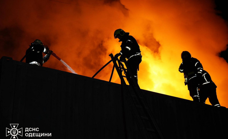 Entre la diplomàcia i la mort: una nit letal sacseja a Ucraïna i Rússia mentre es busquen noves reunions