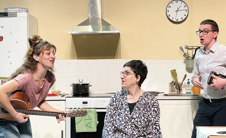 Lloll Bertràn cuina “La paella dels dijous” a la Sala Maldà