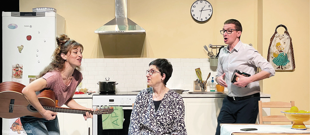 La Lloll hace paella en la sala Maldà