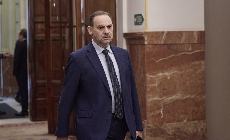 Ábalos assenyala a Begoña Gómez i Air Europa minuts abans d'entrar a la presó: 