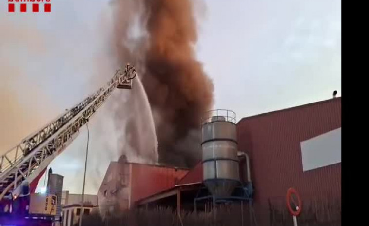 Vídeo: Controlat el greu incendi a Caldes de Montbui, que deixa tres ferits de gravetat