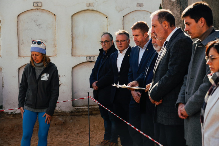 Ramon Espadaler supervisa l'exhumació a Abrera per a restaurar dignitat de víctimes franquistes