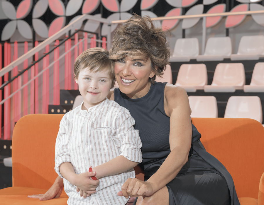 SONSOLES Ou0301NEGA Y TRINO PNG