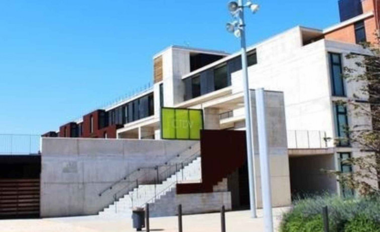 Mor una nena a la piscina d'un centre esportiu d'un poble de Castelló