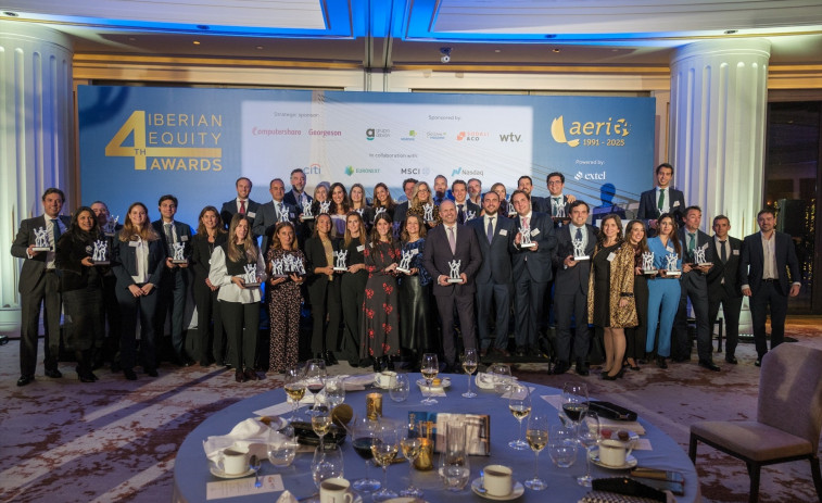 CaixaBank, Sacyr i Grenergy guanyen els premis de AERI per les seves àrees de relació amb inversors