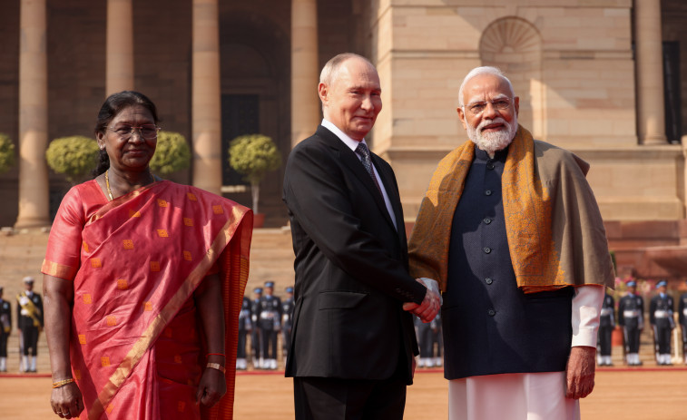 Frenada al pla de pau de Trump: Putin llança un ultimàtum des de l'Índia