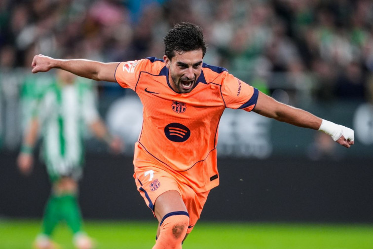 El Barcelona venç 5-3 al Betis amb hat-trick de Ferran Torres i reforça el lideratge a la Lliga