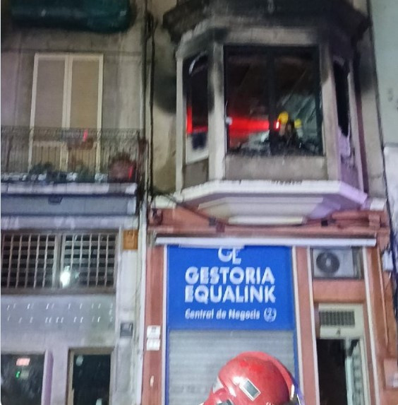 Un incendi a Figueres deixa set ferits, amb tres menors entre ells