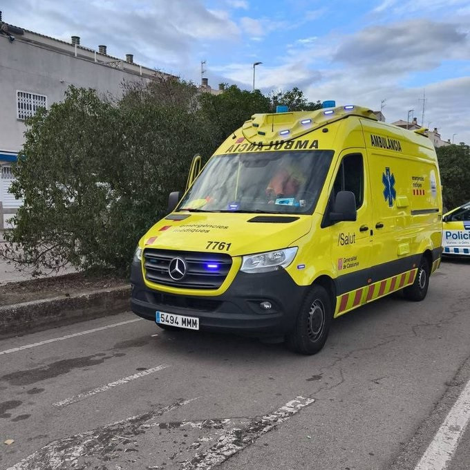 Un atropellament múltiple a Vilanova i la Geltrú deixa tres ciclistes ferits i un conductor detingut