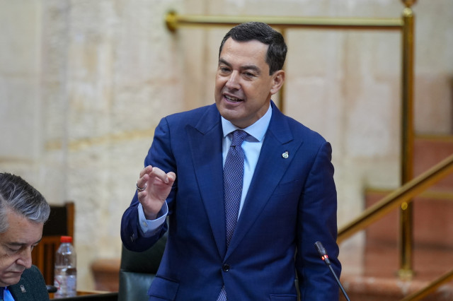 Juanma Moreno acosta el PP a Junts i demana moderació a Feijóo