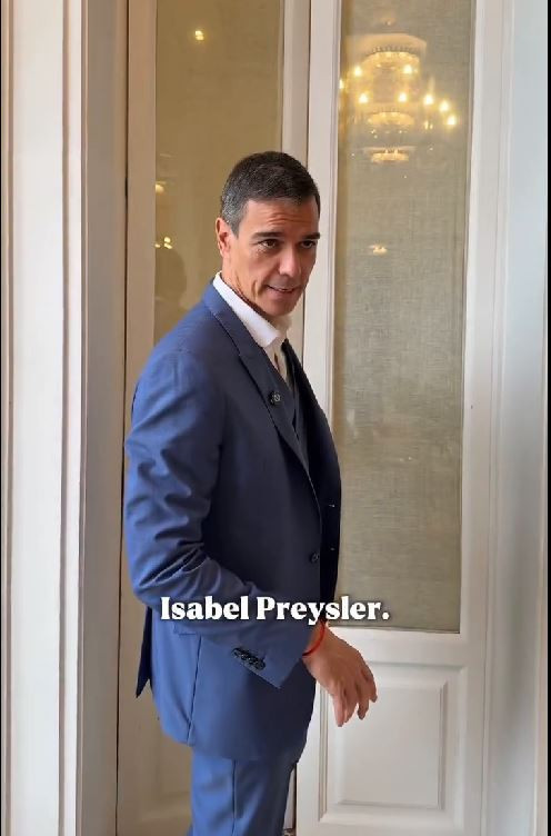 Vídeo: Sánchez realitza un House Tour pel Palau de la Moncloa i recorre la història d'Espanya