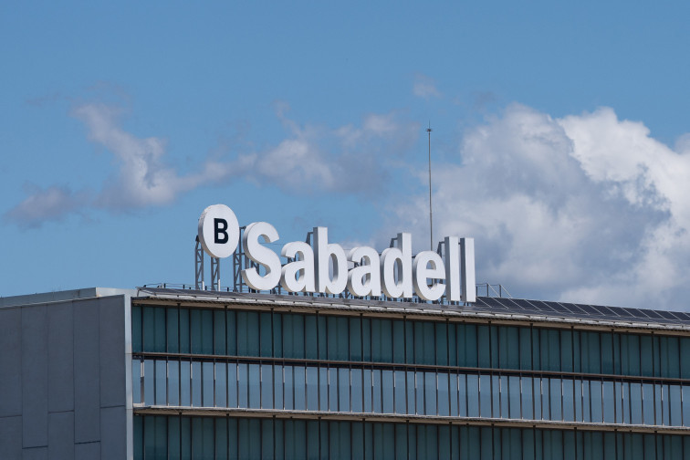 Banc Sabadell tanca l'any de l'OPA amb una caiguda del 2,8% en el benefici net de l'entitat