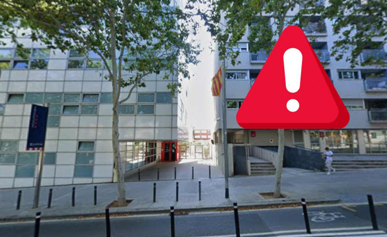 Un home entra a una comissaria de Mossos de Barcelona amb un pal i deixa ferits a cinc agents