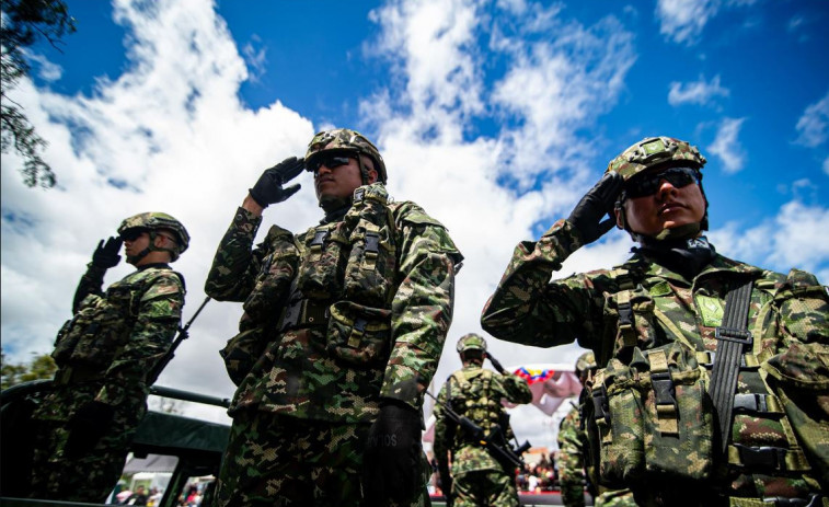 Un avió militar colombià s'estavella amb 110 soldats a bord