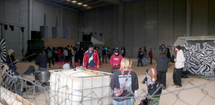 Una festa il·legal a la Sénia reuneix 400 persones malgrat el fred i genera preocupació social