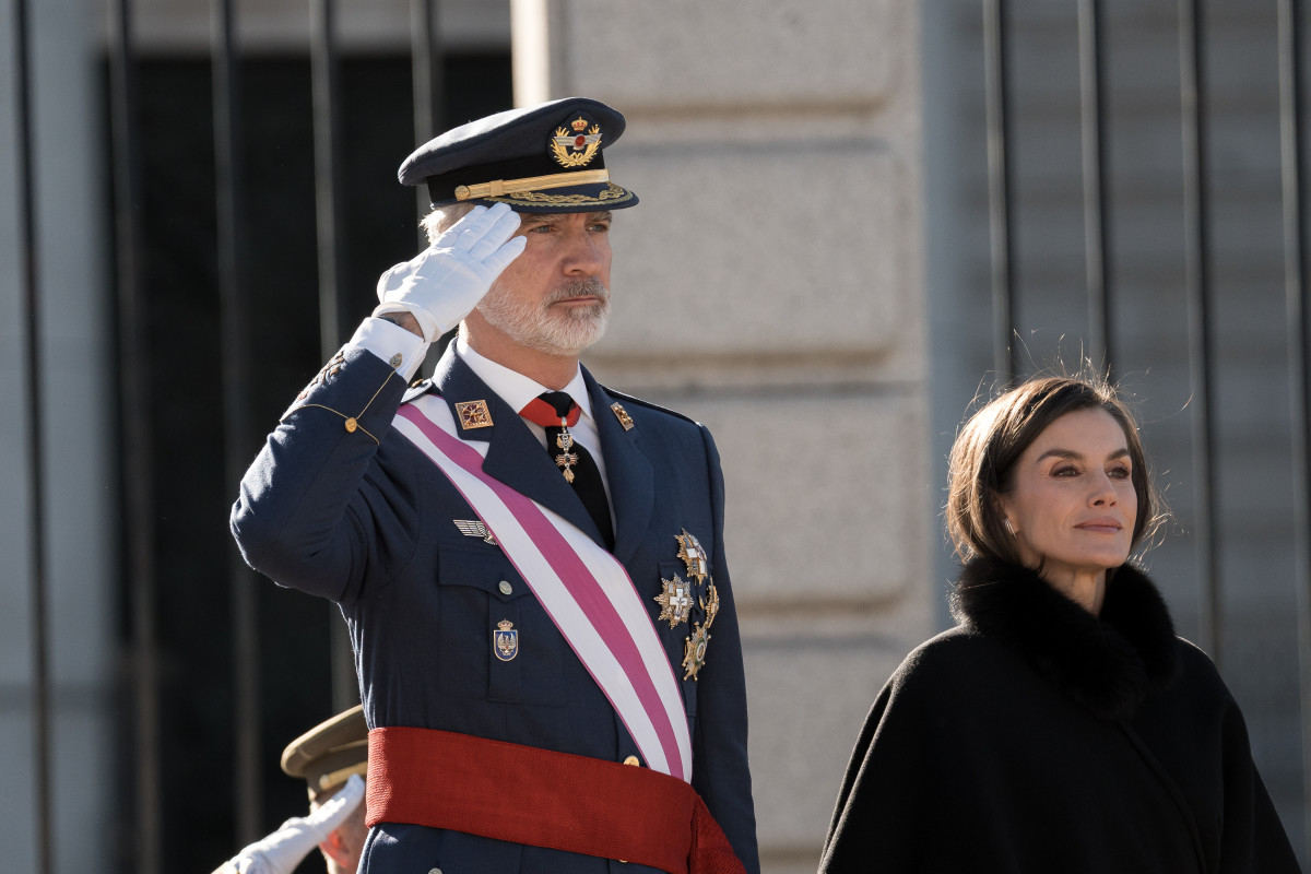 EuropaPress 7199824 rey felipe vi reina letizia pascua militar palacio real enero 2026 madrid