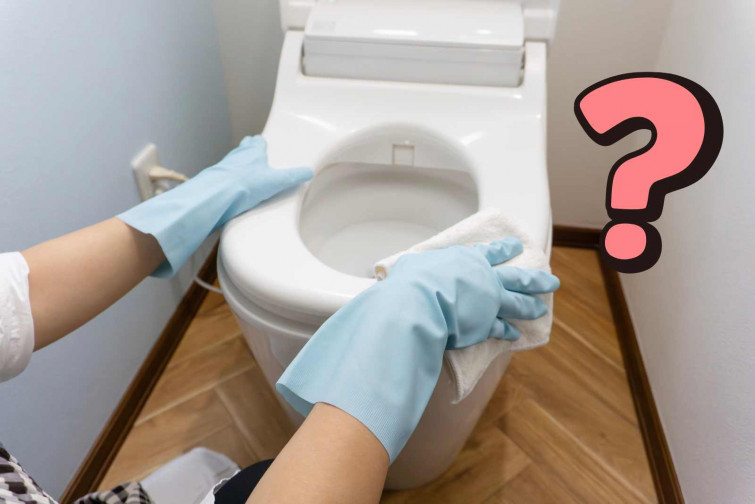 El truc viral que arrasa en neteja: tres ingredients per a deixar el teu lavabo com si fos nou