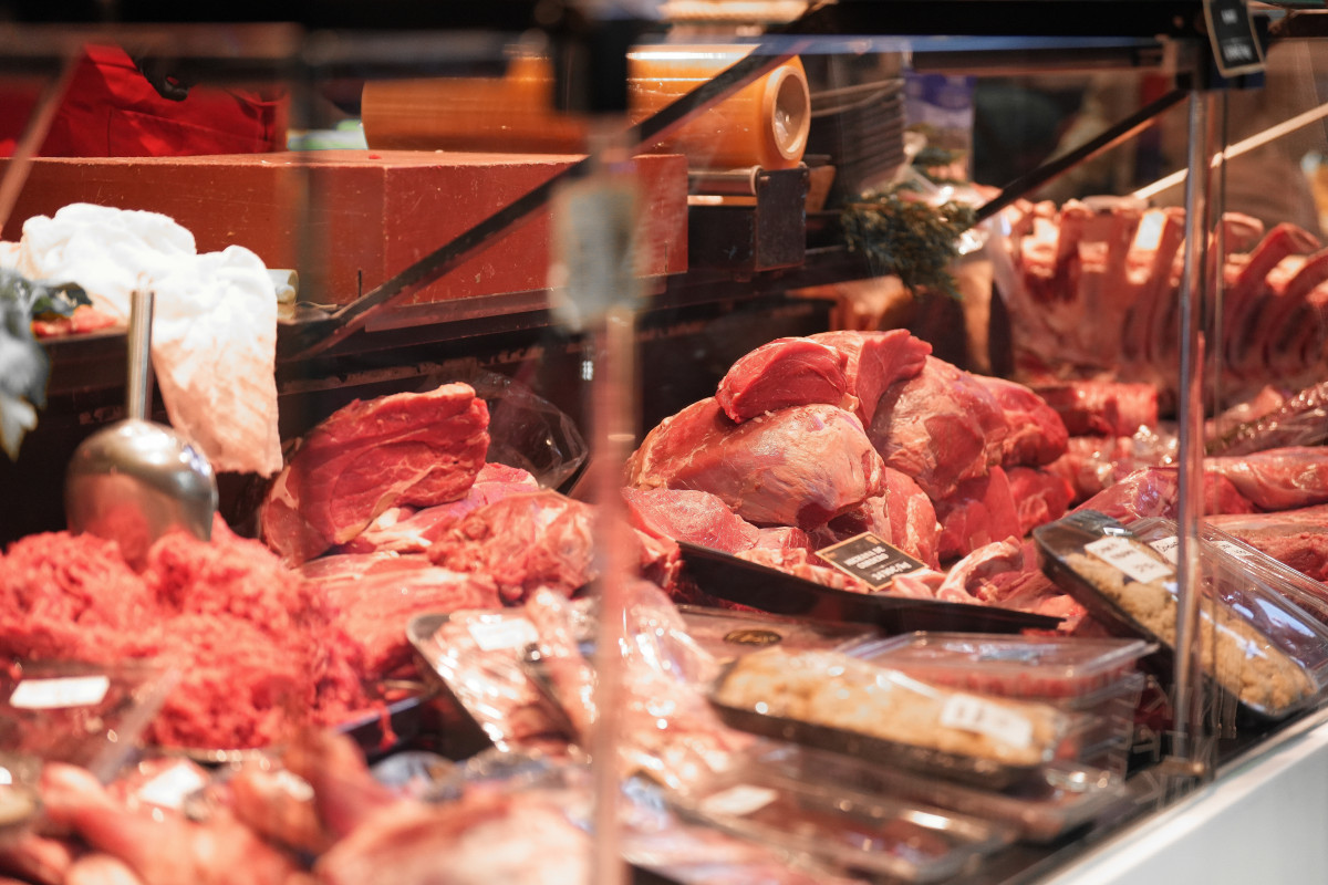 EuropaPress 7186176 detalle carniceria mercado boqueria 23 diciembre 2025 barcelona catalunya