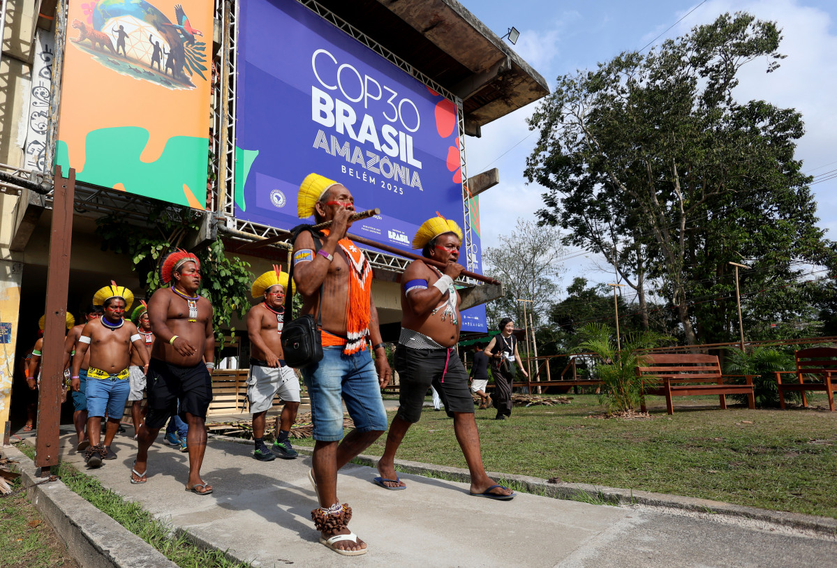 EuropaPress 7099817 handout 13 november 2025 brazil belem indigenous people attend meeting at