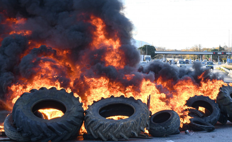 Tallades l'AP-7 i la C-16 per reparacions després de les manifestacions dels agricultors