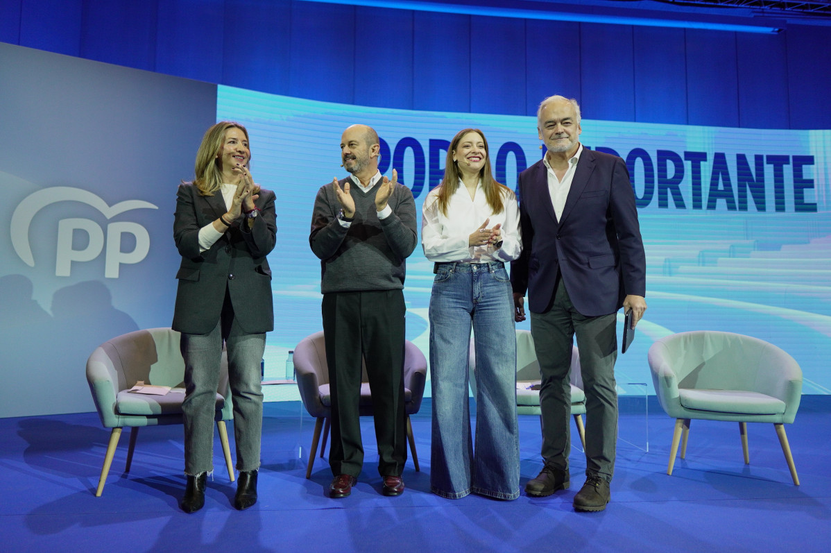 EuropaPress 7210241 presidente senado pedro rollan 2i portavoz gpp congreso ester munoz 2d