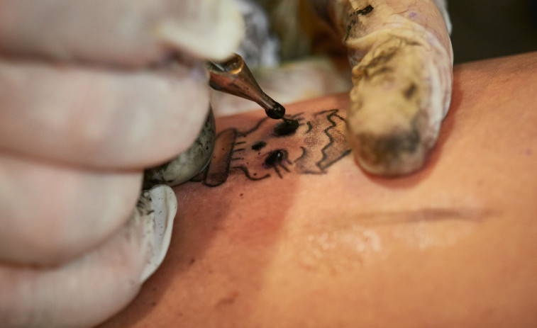 Els metges adverteixen que els tatuatges són perjudicials per a la detecció precoç de melanomes i altres càncers de pell