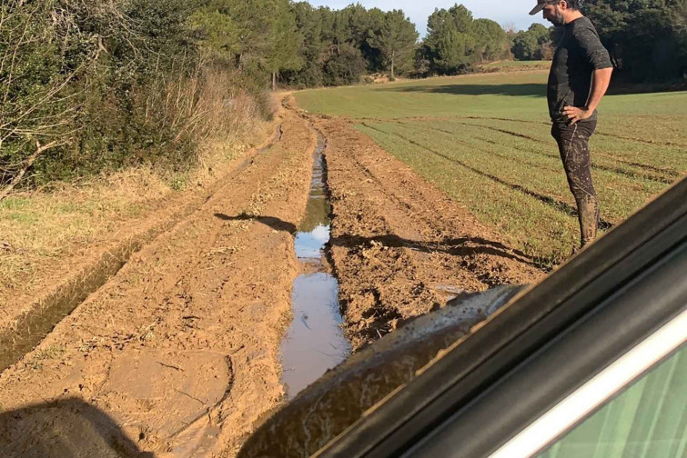 Un reporter de TV3 acaba amb el seu cotxe atrapat al fang per fer cas a Google Maps