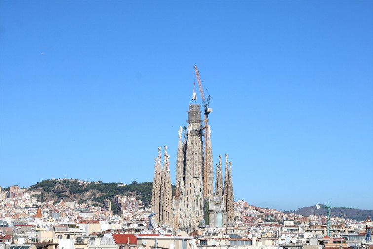 La Sagrada Família acaba la instal·lació dels quatre braços horitzontals a la torre de Jesucrist