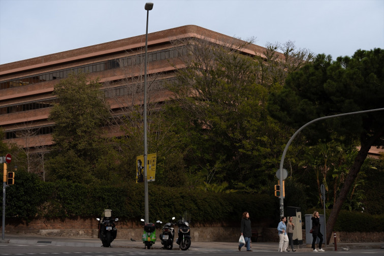 Gairebé 500 professors catalans denuncien al Govern per demanar que se'ls paguin 