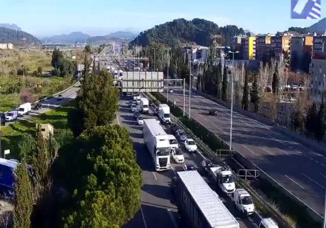 Recuperació de les principals vies de Barcelona: el trànsit torna a la normalitat