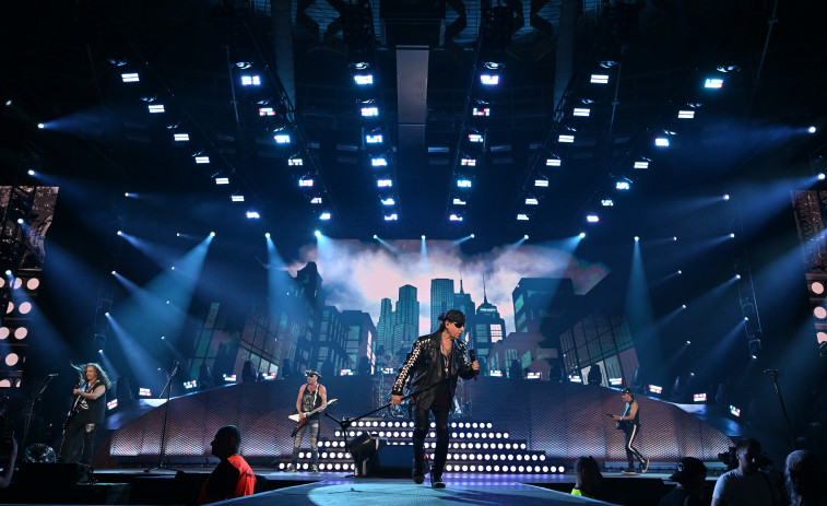 Dol als Scorpions: mor Francis Buchholz