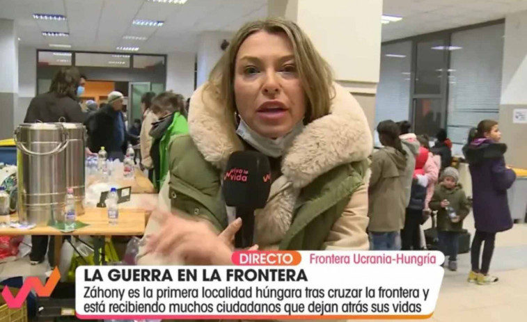 Polèmica per la fotografia d'una reportera d'Antena 3 posant al costat del tren descarrilat d'Adamuz