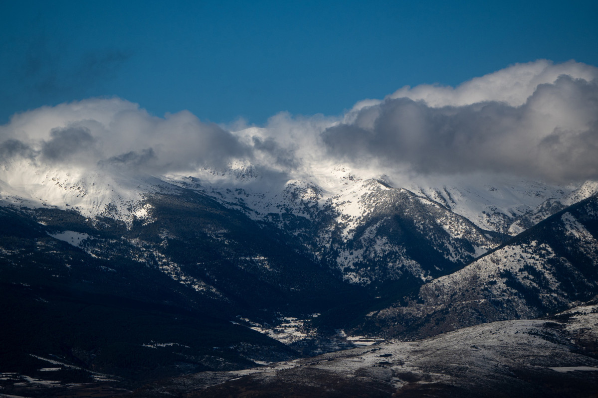 Puerto de montaña La Collada de Toses durante el temporal de nieve en Girona, a 28 de diciembre de 2025, en Girona, Catalunya (España).
