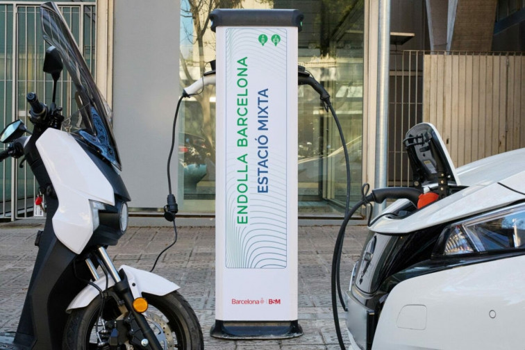 La xarxa pública de recàrrega estrena estacions combinades i avança cap a un model urbà més eficient